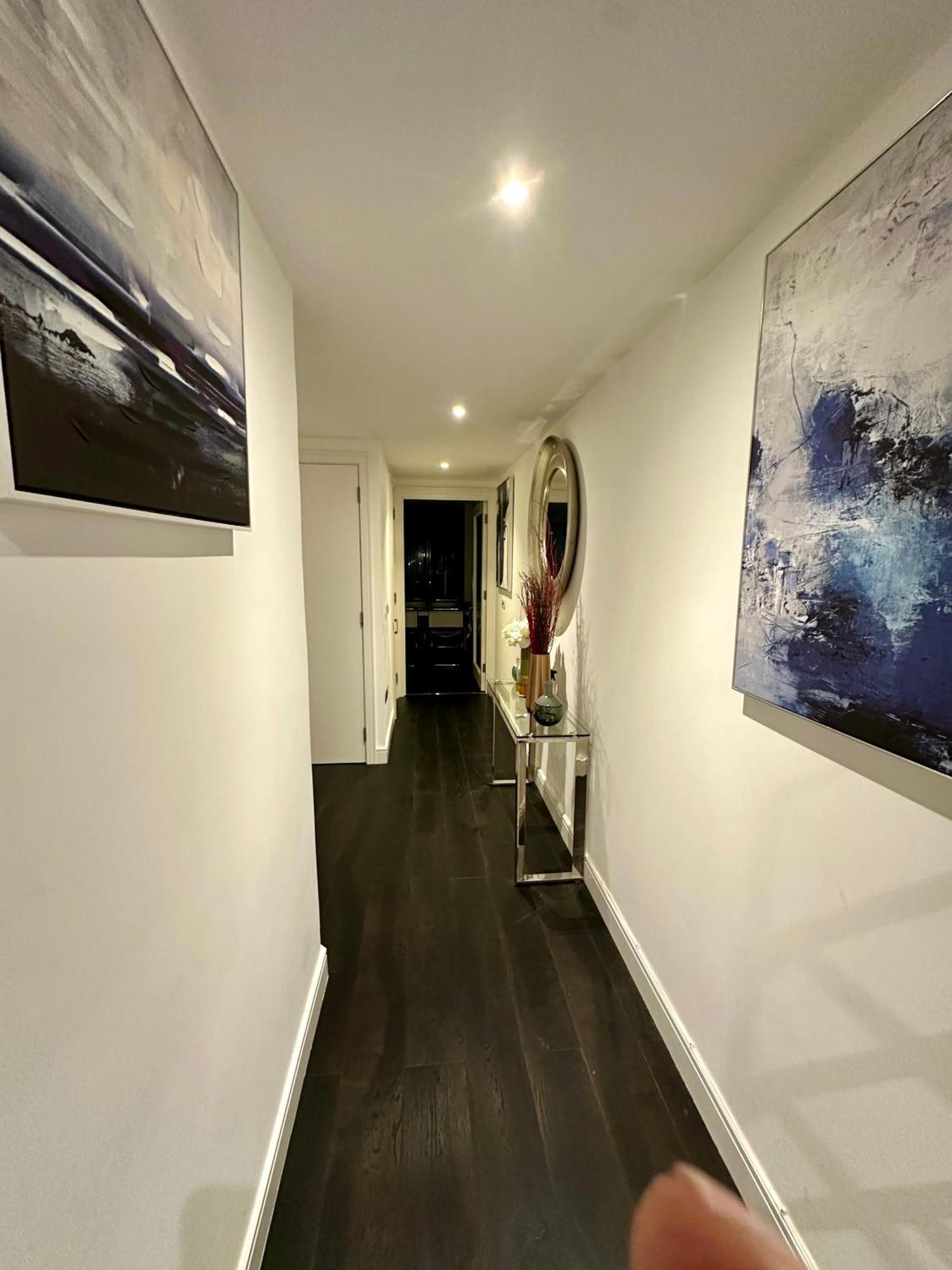Gunwharf Quays Harbour Apartments 포츠머스 외부 사진