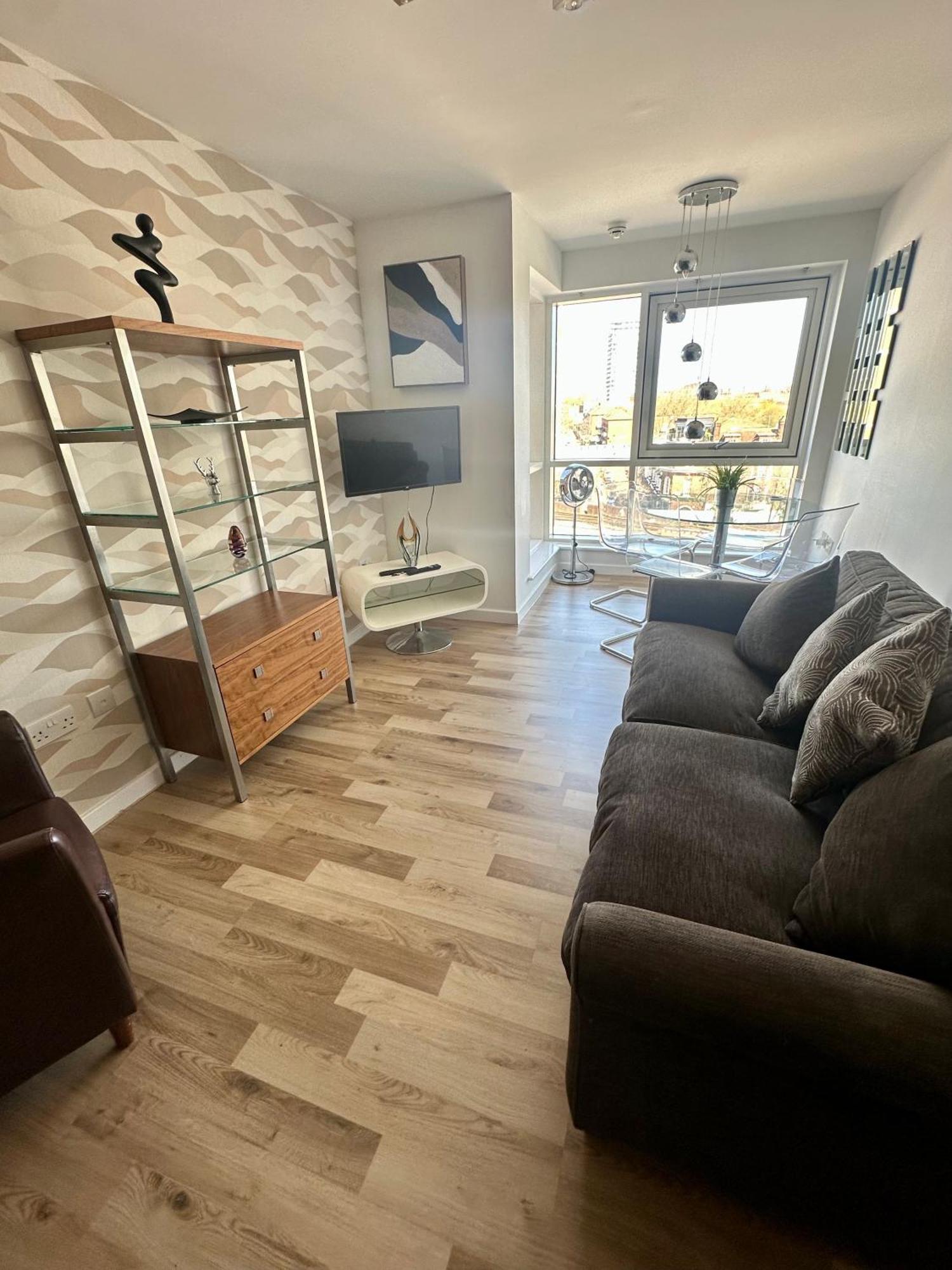 Gunwharf Quays Harbour Apartments 포츠머스 외부 사진